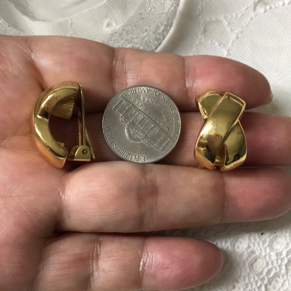 🖤Vtg Chr.Dior©️ X design clip earrings - Picture 13 of 14